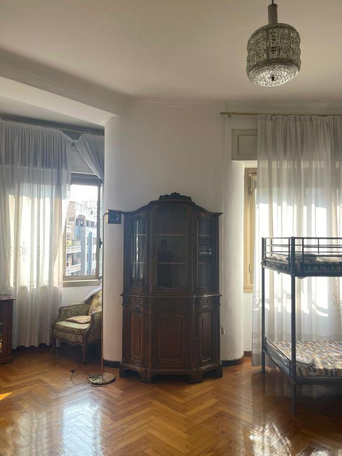 Hostel Corner 32 Мілан Екстер'єр фото